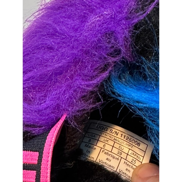 UGG Fluff Yeah Slide Slippers Rainbow Fur Black Pink Logo Womens Size 8 - Picture 4 of 8